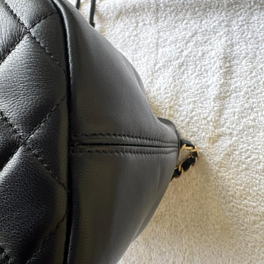 CHANEL ORIGINAL DRAWSTRING PURSE - image 6